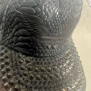 Robin's Jean Black later Hat worn 3 times and it’s been in my closet a long time